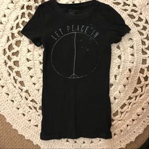 American Eagle “let peace in” tee